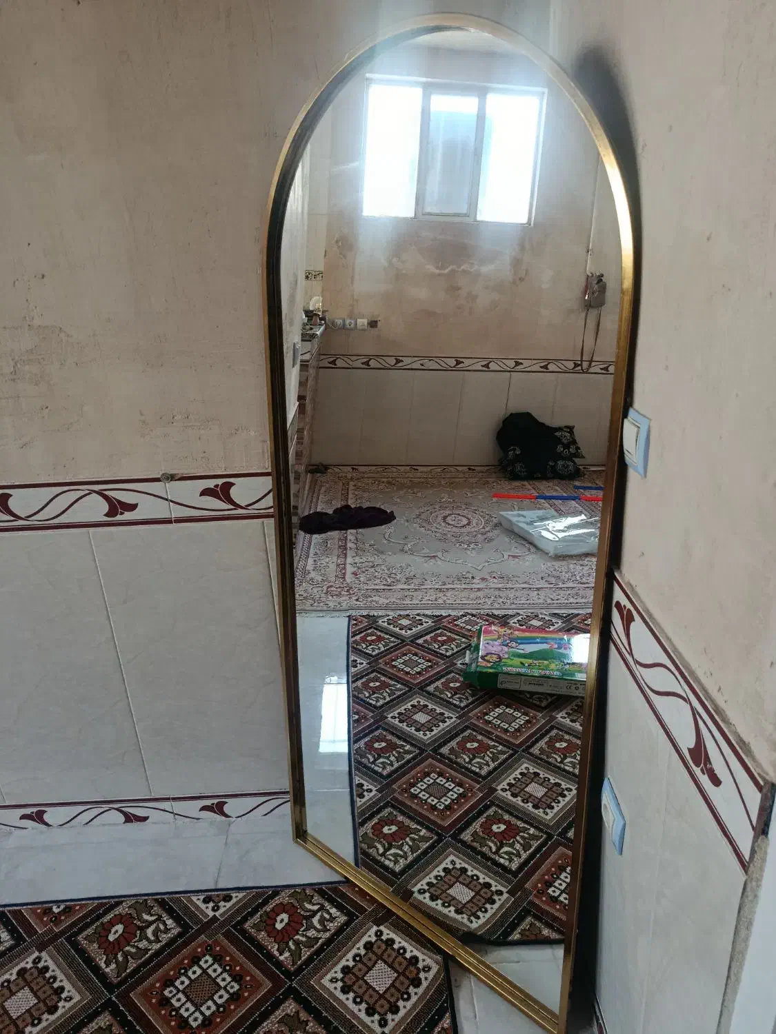 آینه قدی فلزی دور طلایی|آینه|کرمانشاه, |دیوار