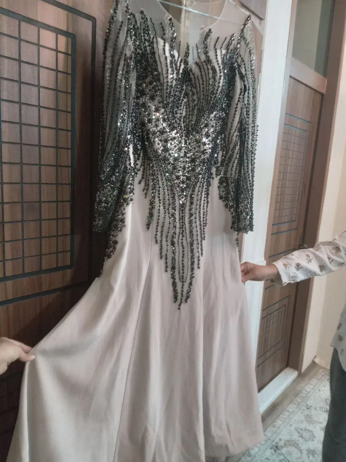 لباس مجلسی|لباس|قم, زینبیه|دیوار