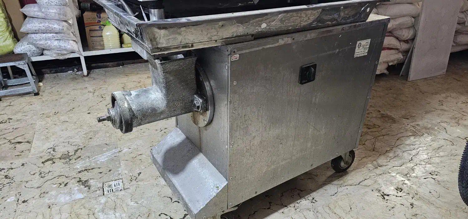 چرخ گوشت ۳ فاز ۴۲|ماشینآلات صنعتی|هشتگرد, مدرس|دیوار