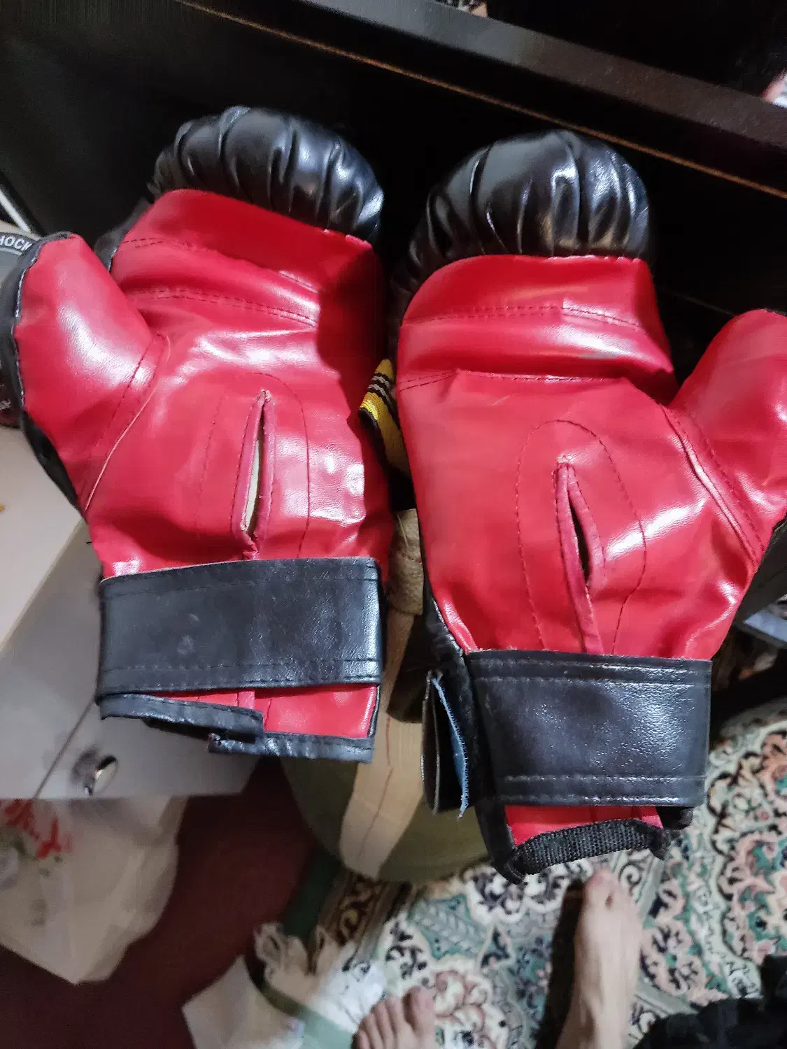 کیسه بکس و یک جفت دستکش چرمی|تجهیزات ورزشی|اهواز, کوروش|دیوار