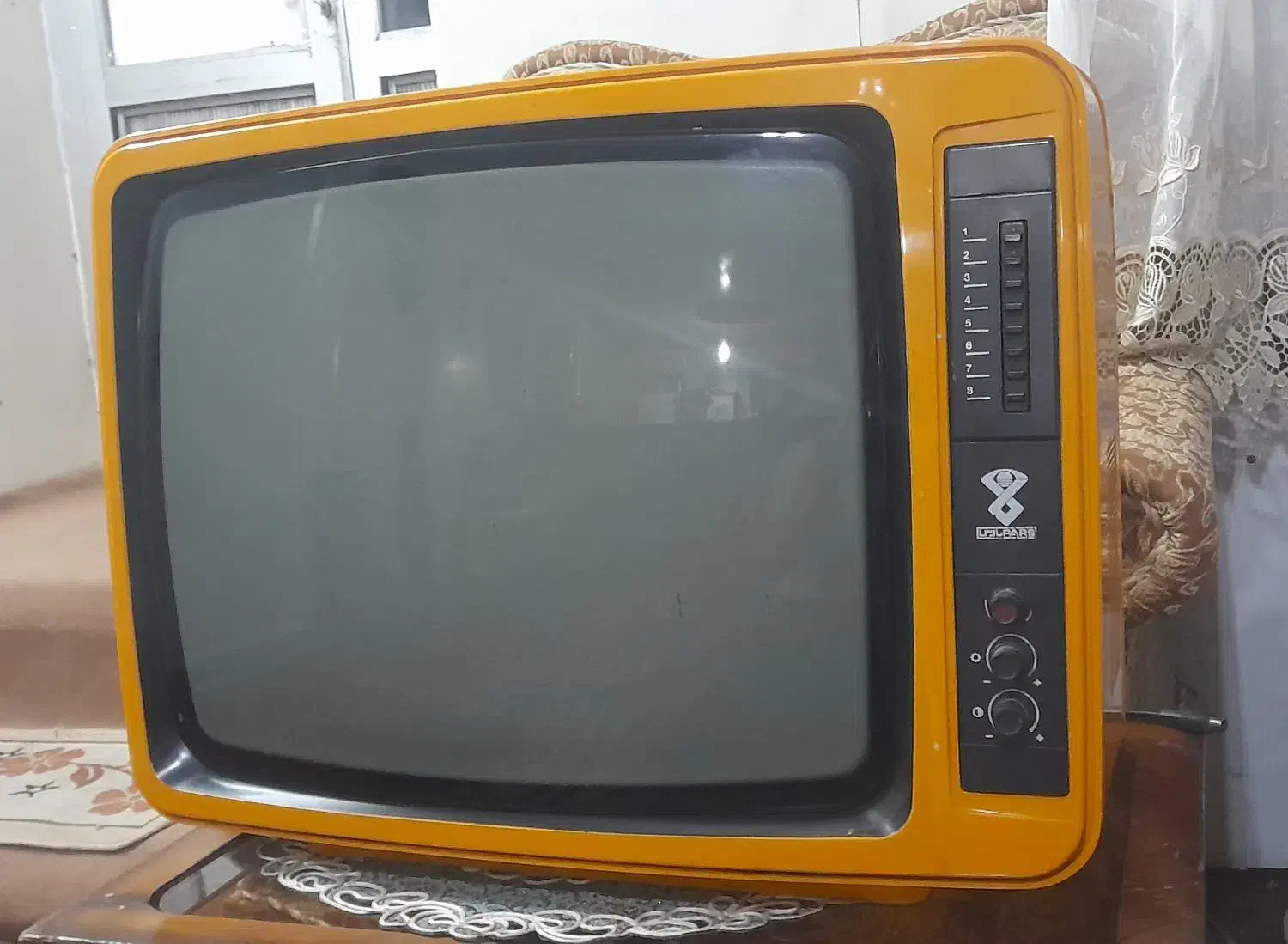 تلوزیون سیاه وسفیدکلکسیونی|تلویزیون و پروژکتور|خوی, |دیوار