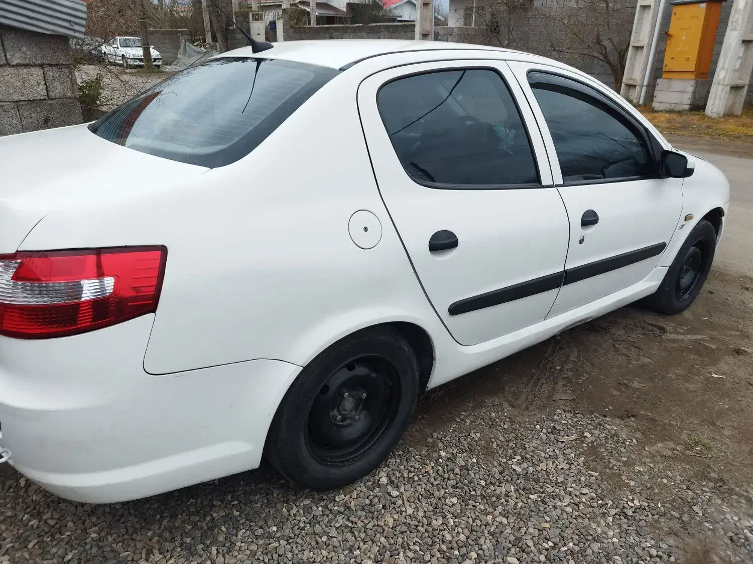 رانا مدل ۹۳|خودرو سواری و وانت|لاهیجان, خمیر کلایه|دیوار