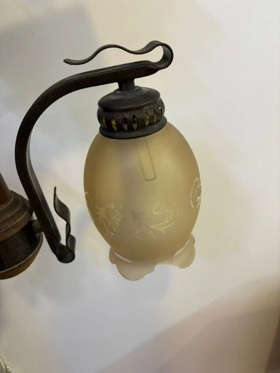 لوستر چوبی دوشاخه زیبا و شیک|لوستر و چراغ آویز|قم, میرزائیه|دیوار