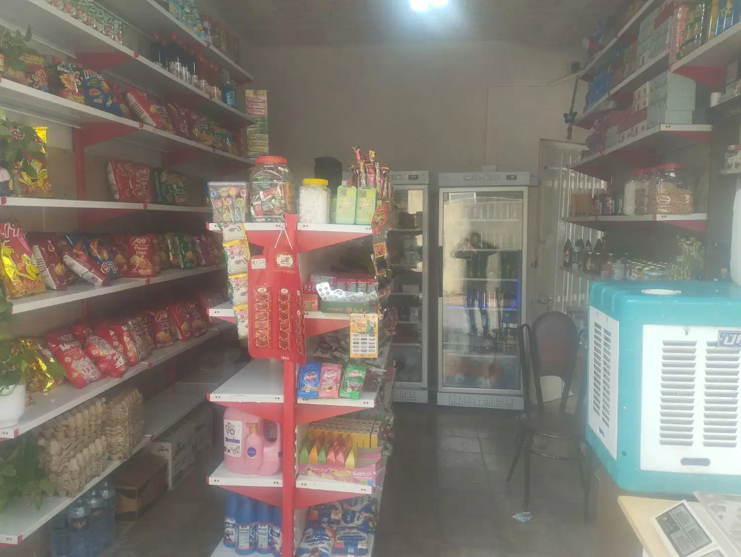 استخدام فروشنده خانم یک شیفت کار|استخدام خدمات فروشگاه و رستوران|یاسوج, |دیوار