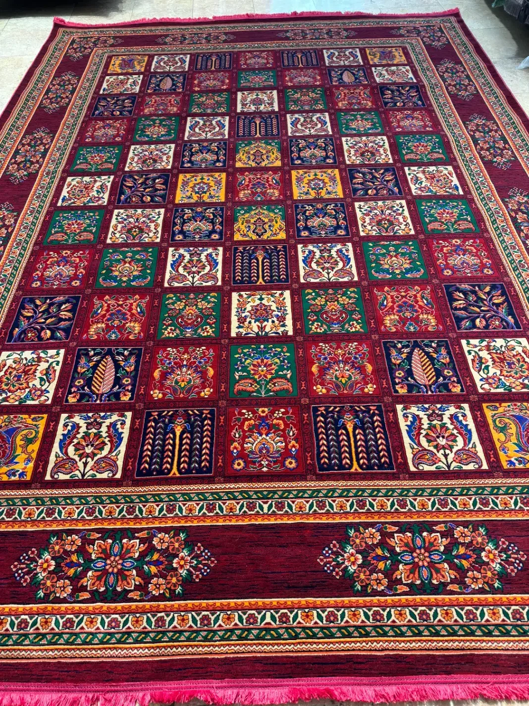 فرش نفیس ایرانی با طرح شبکهای|فرش|گرگان, |دیوار