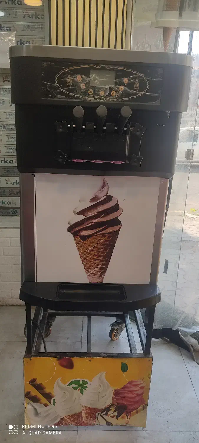 یخچال و فریزر ایستاده و تاپینگ و دستگاه قیفی|فروشگاه و مغازه|لاهیجان, کوی آزادگان|دیوار