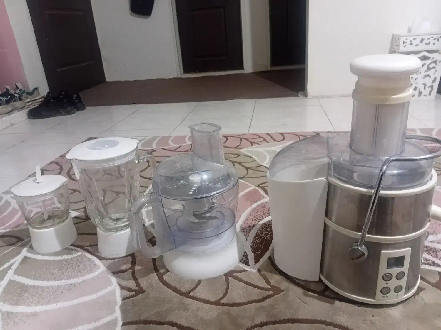 اب میوه گیری|آبمیوه‌گیر و آب‌مرکبات‌گیر|پرند, فاز ۶|دیوار