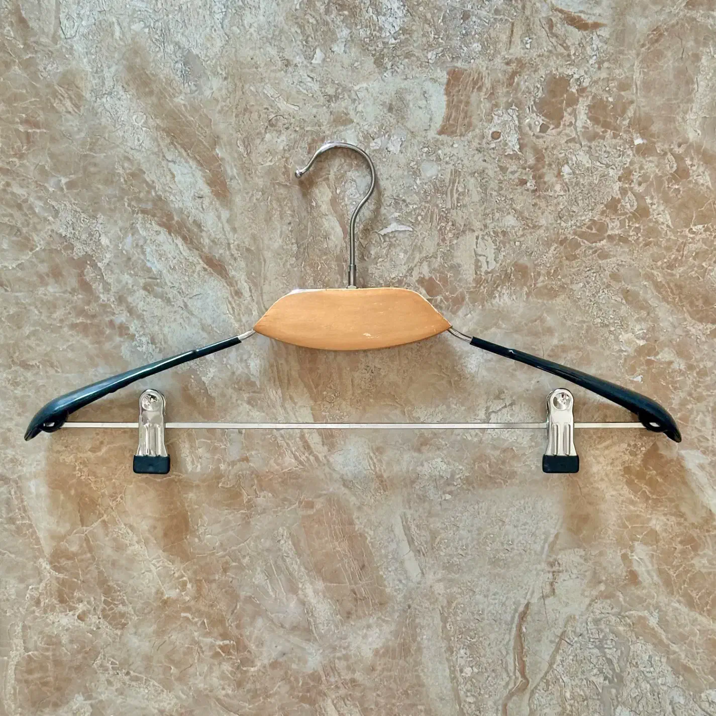 چوب لباسی چوبکار اپلدار گیرهدار و بدون گیره|بندرخت و رختآویز|تهران, پردیسان|دیوار