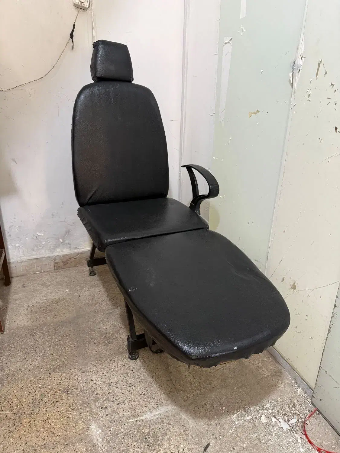 صندلی اصلاح و کامپیوتر و میز کامپیوتر|آرایشگاه و سالنهای زیبایی|مشهد, هنرور|دیوار