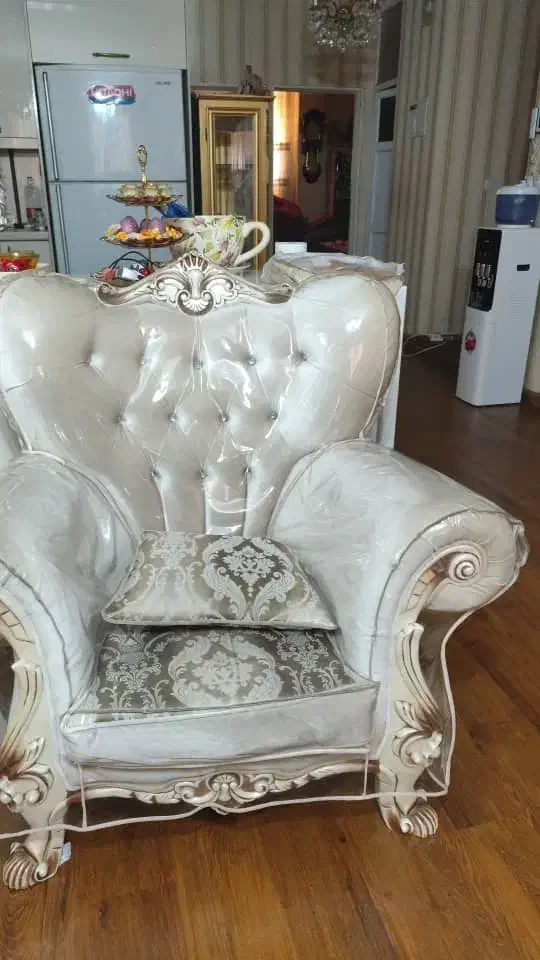 سرویس مبل ۸ نفره و میز غذا خوری جنس ترک|مبلمان خانگی و میز عسلی|اهواز, سپیدار|دیوار