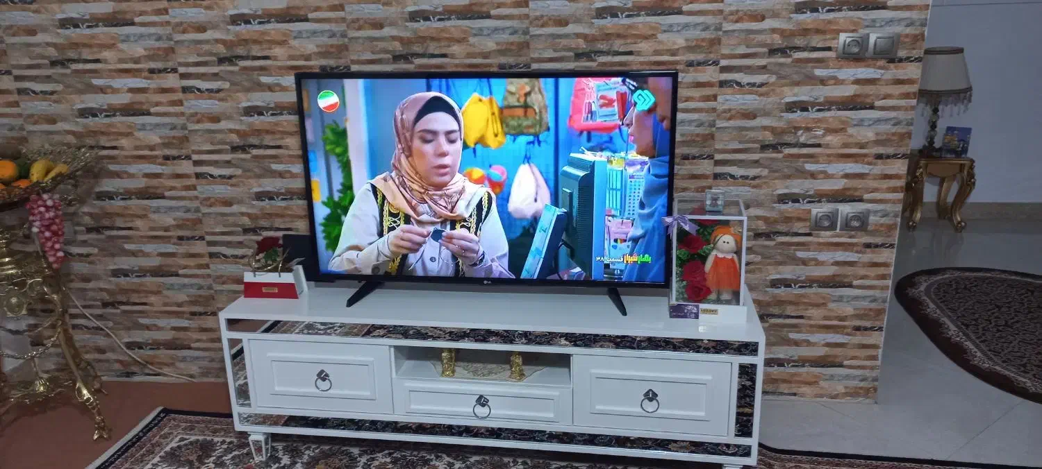 تلویزیون۵۰ اینچ ال جی|تلویزیون و پروژکتور|صحنه, |دیوار