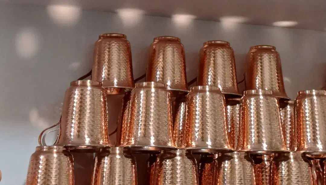 لیوان مسی دست‌سازلیوان دکوری و مصرفی مسی|ظروف سرو و پذیرایی|رباط‌کریم, شترخوار|دیوار