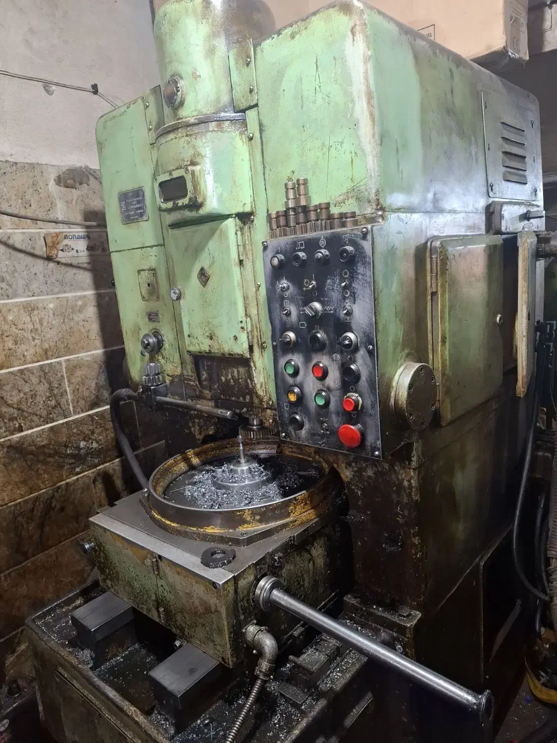 شیپینگ|ماشین‌آلات صنعتی|آبیک, |دیوار