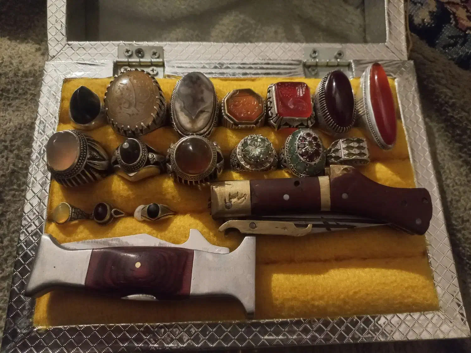 فروش انگشتر نقره ۲عدد جبه یک کیلو گرمی ۲۵۰|جواهرات|کرمان, |دیوار