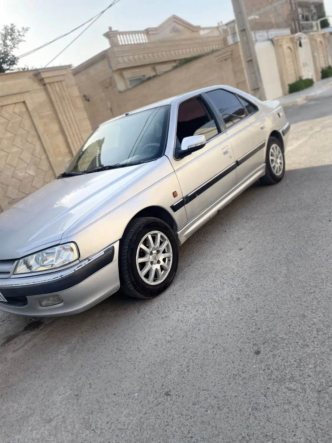 فروش پرشیا مدل ۸۳  دوررنگ میدم  سقف افتاب سوختگی|خودرو سواری و وانت|پارس‌آباد, |دیوار