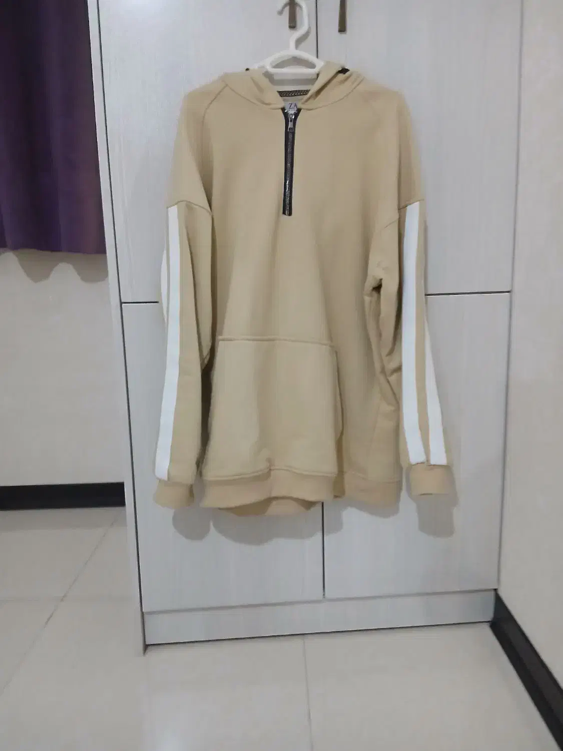 هودی کلاه دار|لباس|مشکین‌دشت, |دیوار