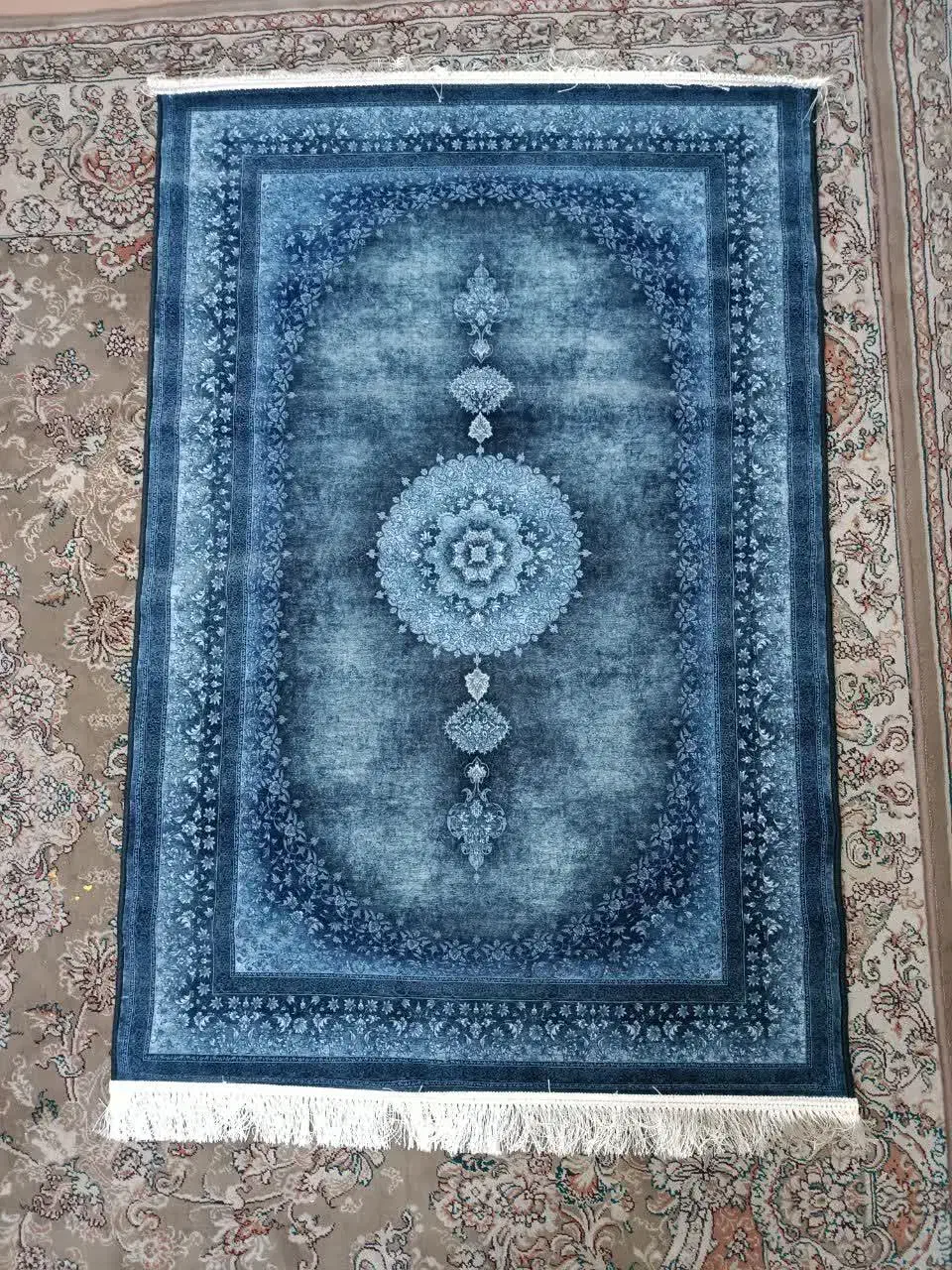 قالیچه نو|فرش|قم, خندق|دیوار