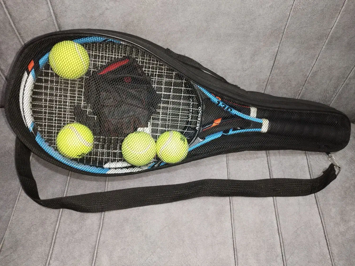 دو راکت تنیس decathlon همراه ۴ توپ و کیف|ورزش‌های توپی|فردیس, دهکده|دیوار