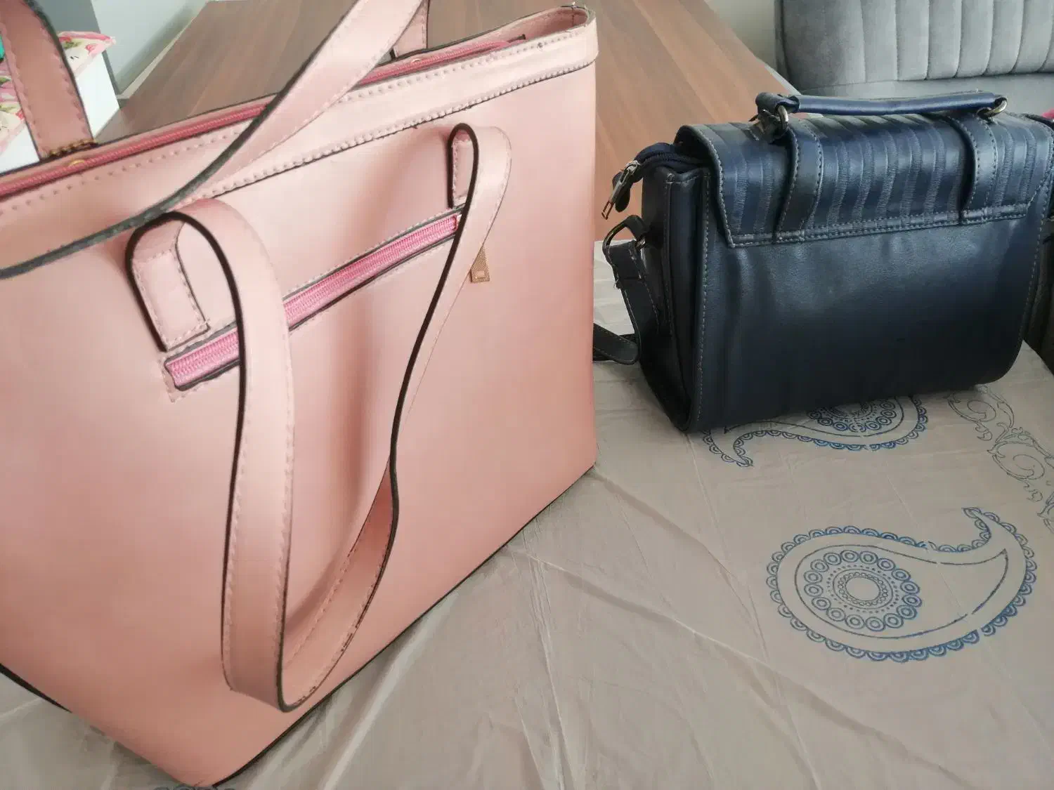 کیف رودوشی و بیگودی قدیمی|کیف، کفش، کمربند|شاهین‌شهر, پاسداران|دیوار