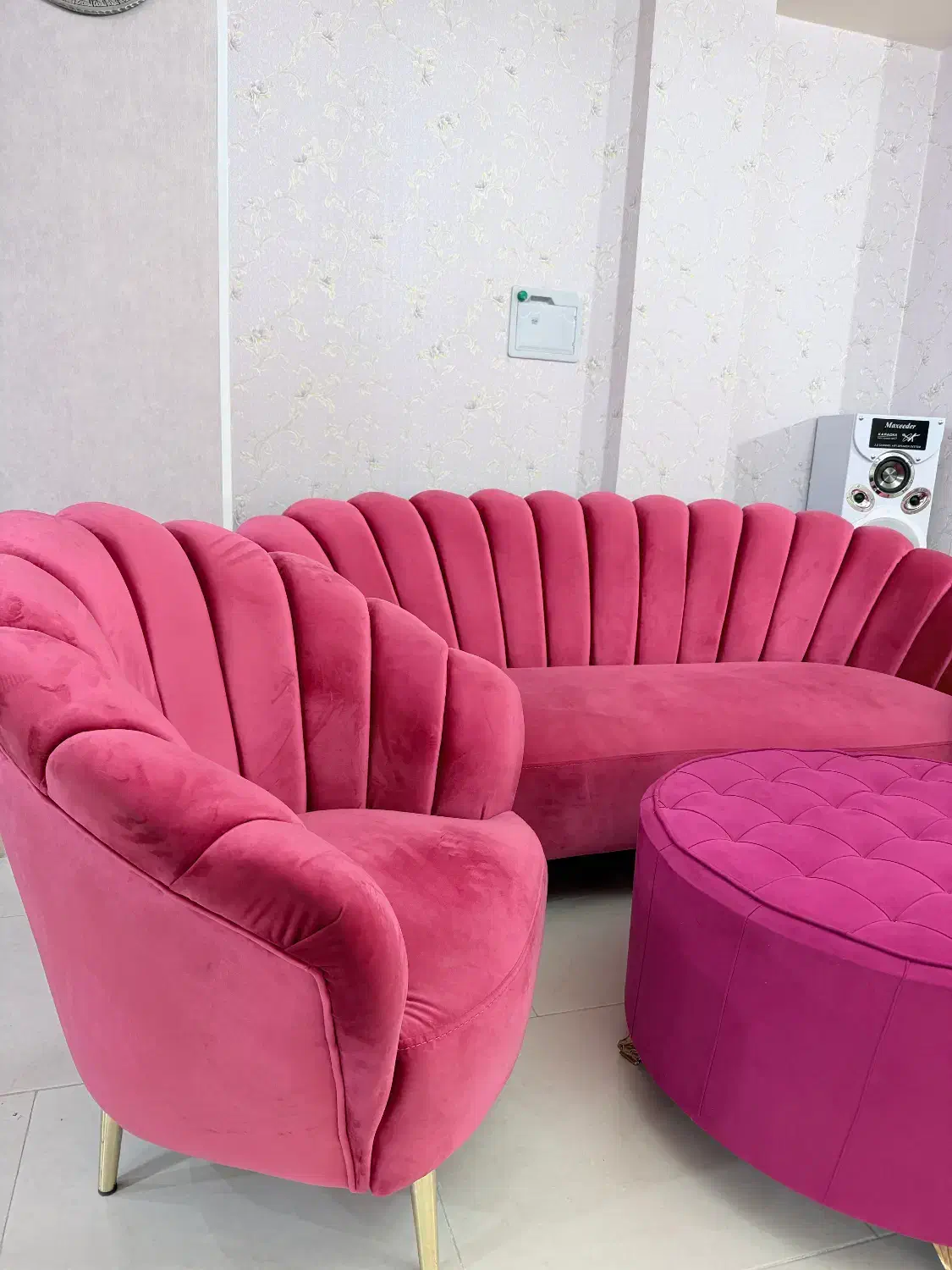 مبل صدفی رنگ مرجانی ترک درحد نو|مبلمان خانگی و میز عسلی|هشتگرد, مدرس|دیوار