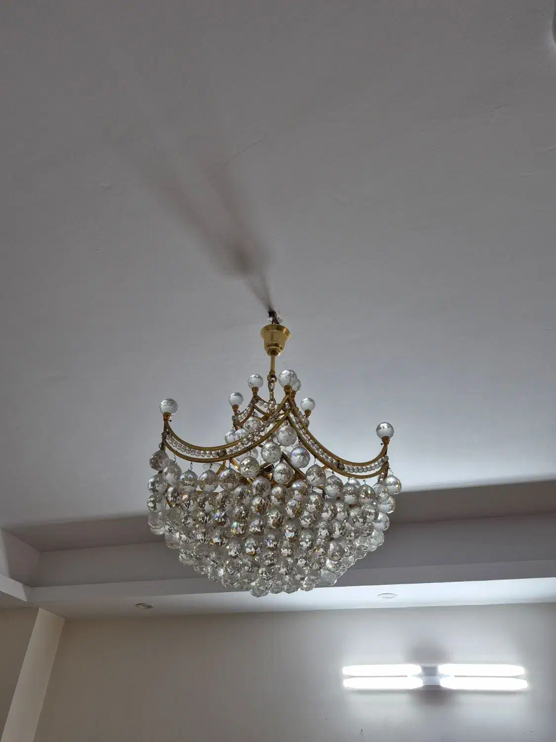 لوستر طلایی|لوستر و چراغ آویز|ری, فیروزآبادی|دیوار