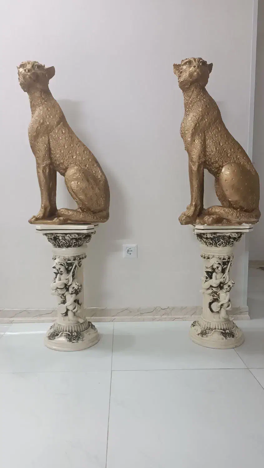 دو مجسمه ببر و همراه دوپایه وبا یک گلدان|مجسمه، تندیس، ماکت|سبزوار, امیر کبیر|دیوار