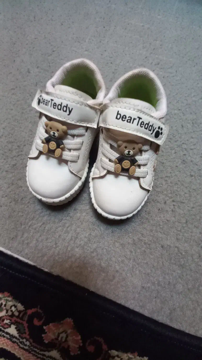 کفش بچگانه|کفش و لباس بچه|قم, باغ کرباسی|دیوار