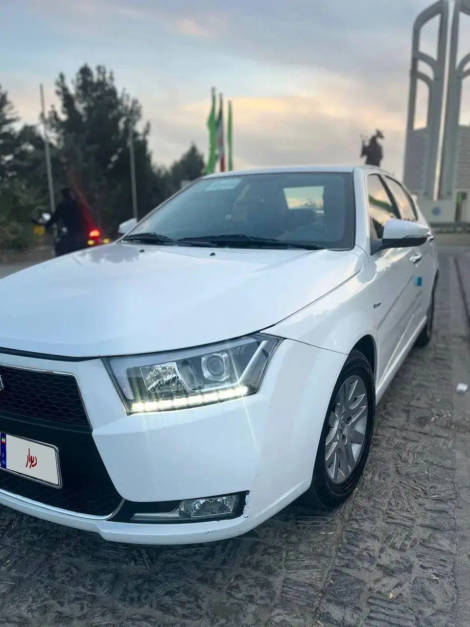 دنا پلاس کم کار درحدصفر|خودرو سواری و وانت|ملایر, |دیوار