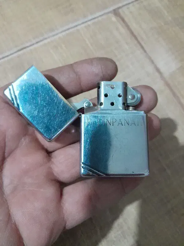 فندک نفتی کلکسیونی|کلکسیون اشیاء عتیقه|مشکین‌دشت, |دیوار