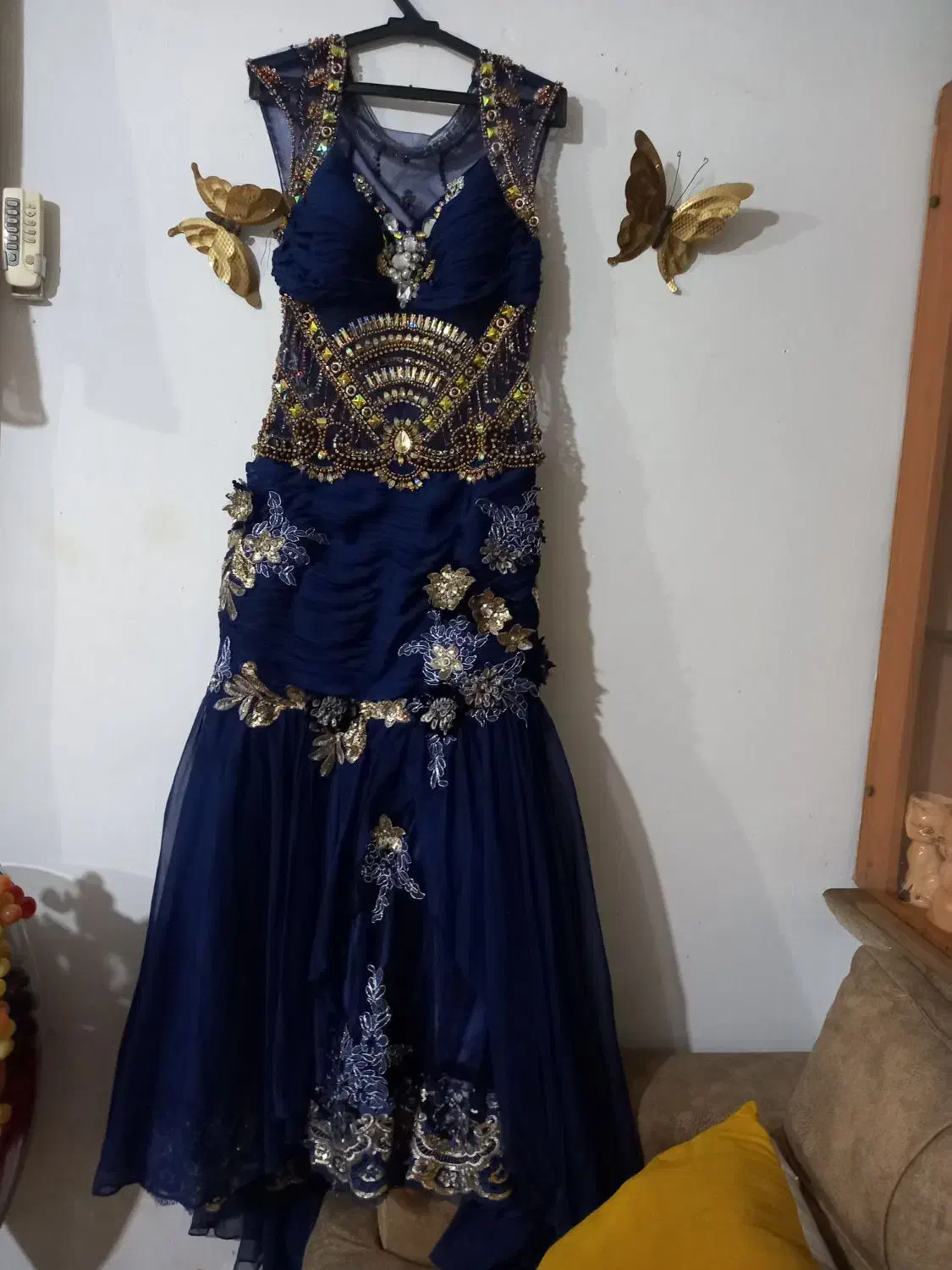 پیراهن مجلسی|لباس|رشت, توشیبا|دیوار