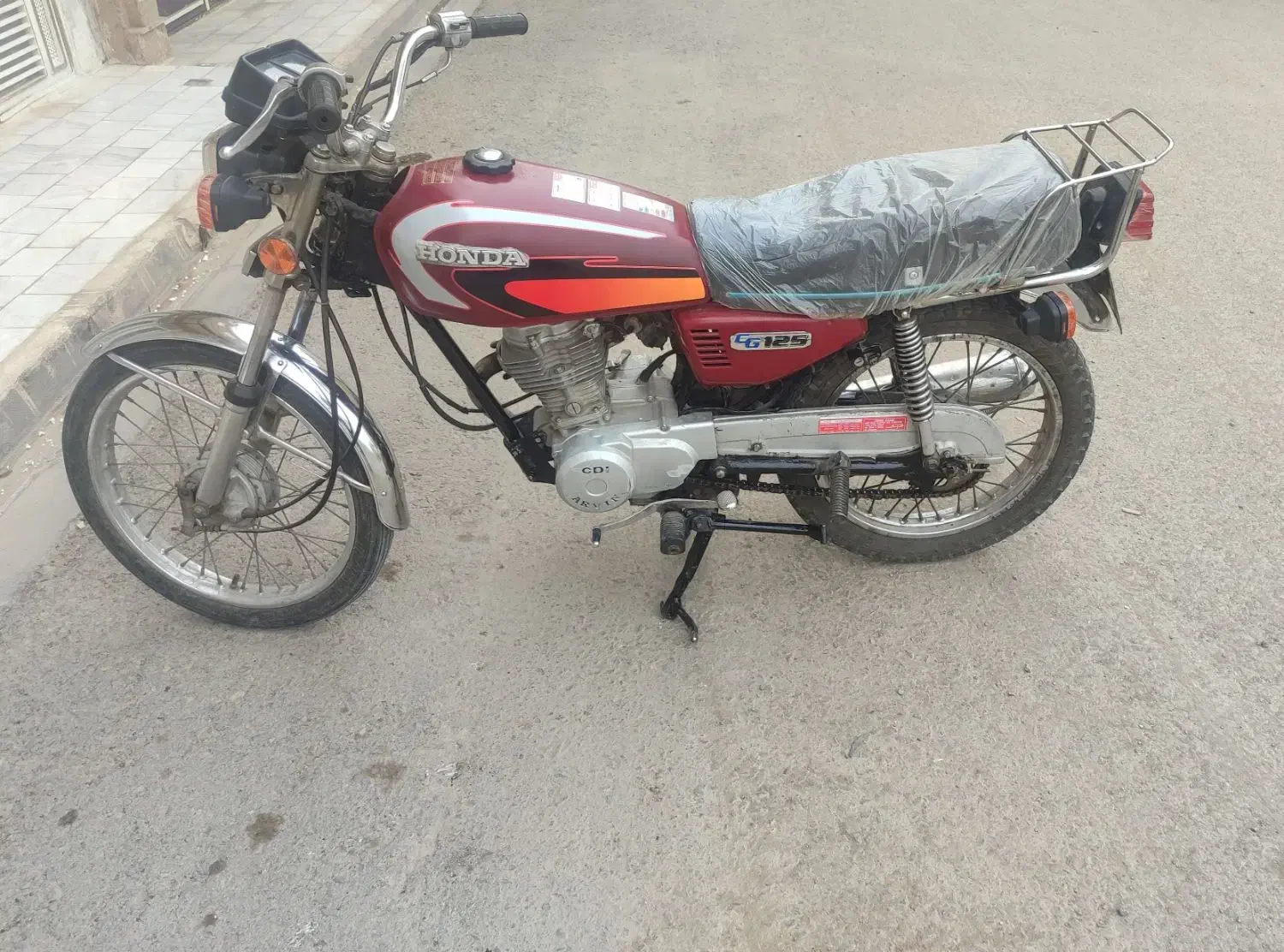 هندا مدل ۸۳|موتورسیکلت|قم, شهرک فاطمیه|دیوار