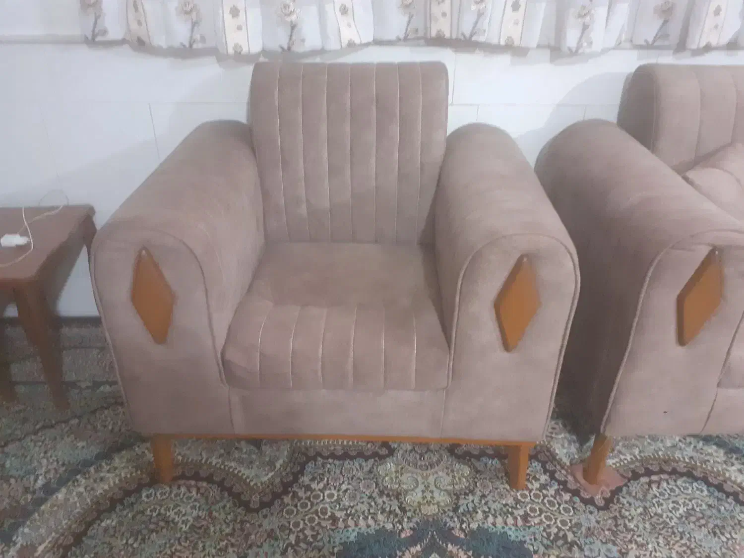 مبل هفت نفره|مبلمان خانگی و میز عسلی|زبرخان, |دیوار