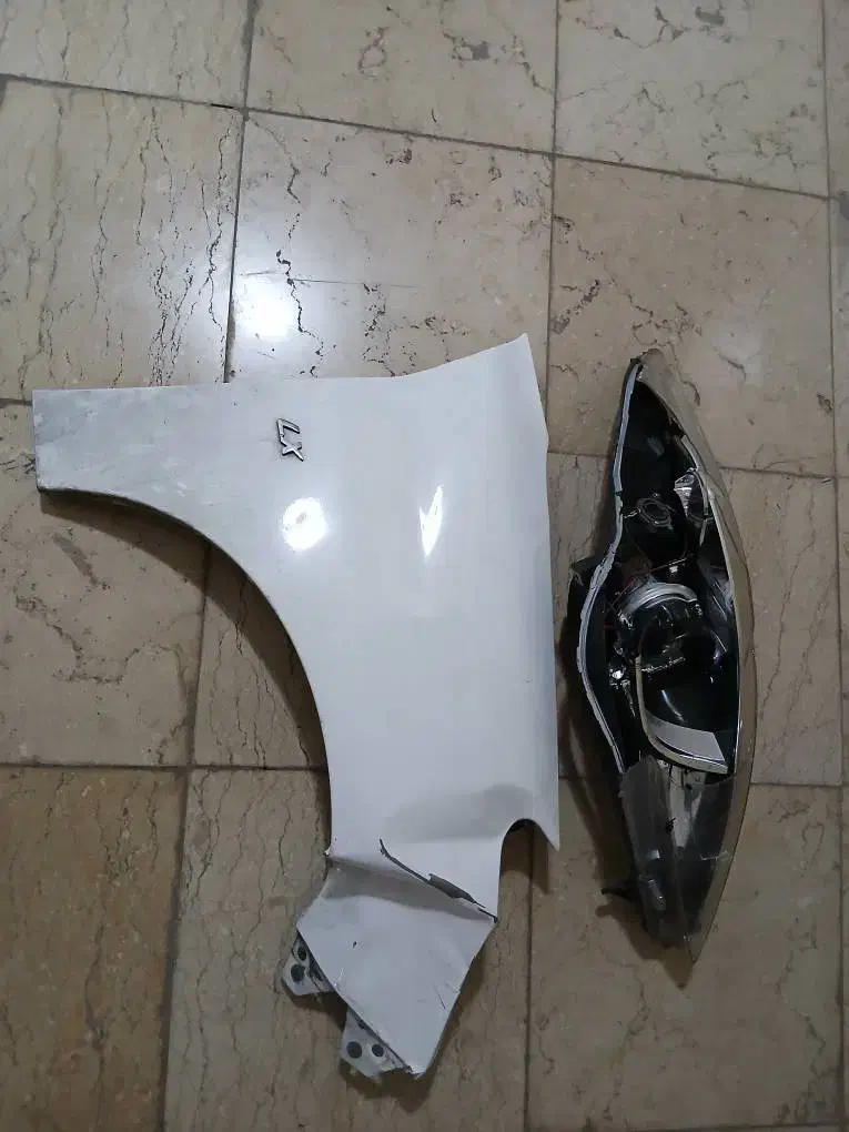 گلگیر جلو ۲۰۷ و چراغ جلو راست فابریک|قطعات یدکی و لوازم جانبی|تهران, نیروی هوایی (پیروزی)|دیوار