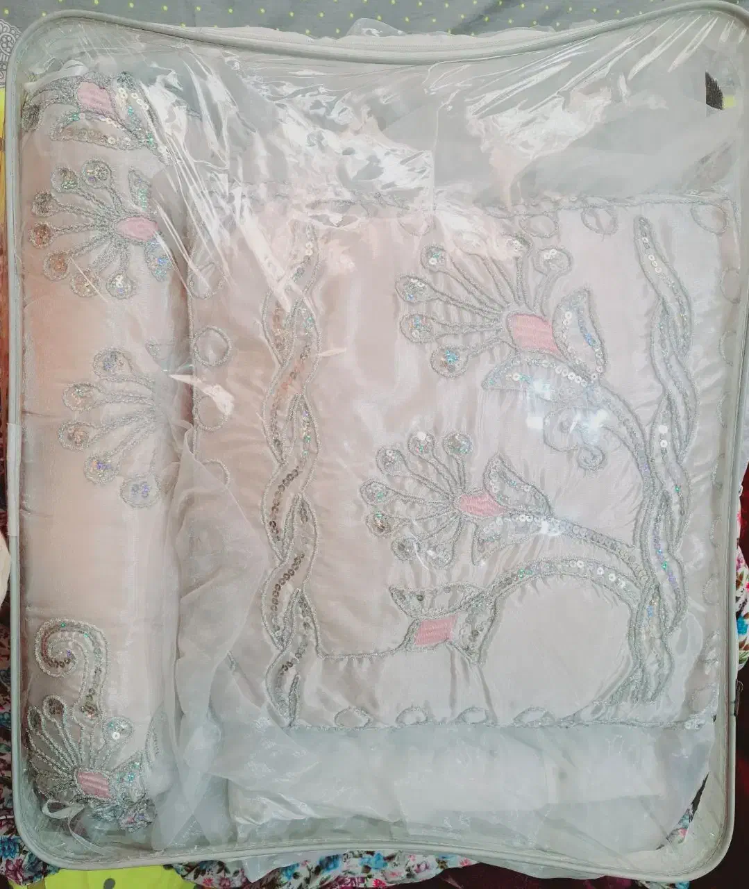 روتختی عروس تماما منجوق دوزی سفید|سرویس روتختی|سمنان, |دیوار