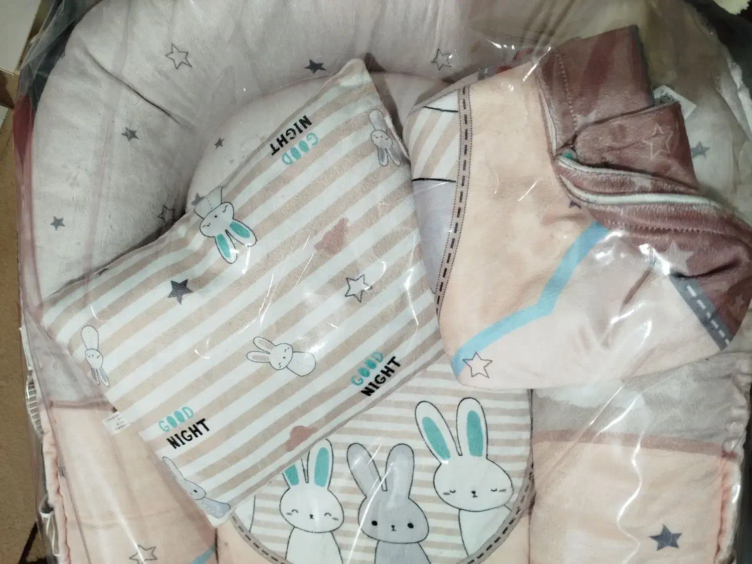 تشک نوزادی .|تخت و صندلی بچه|کازرون, |دیوار