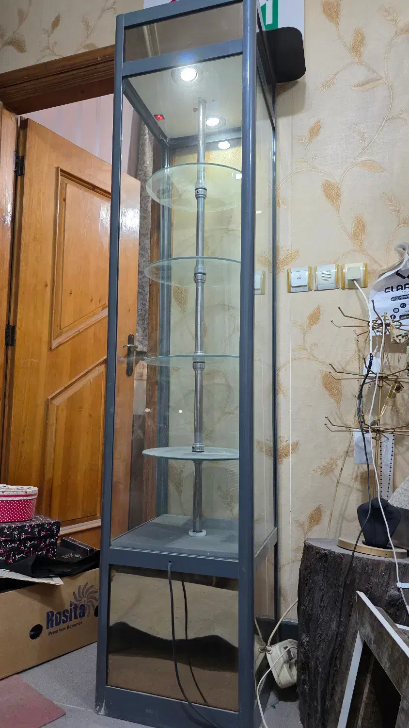 ویترین قدی|بوفه، ویترین، کنسول|گنبد کاووس, |دیوار