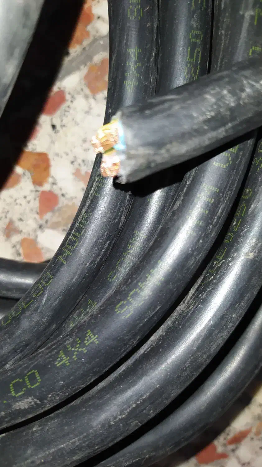 کابل برق4/4|مصالح و تجهیزات ساختمان|فولادشهر, مسکن مهر فولادشهر|دیوار