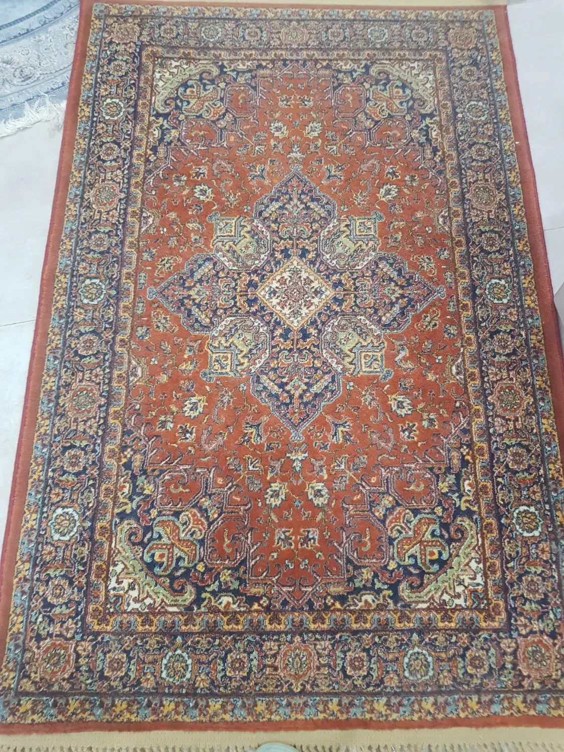 فرش گرد و مستطیل در حد نو|فرش|کیش, |دیوار