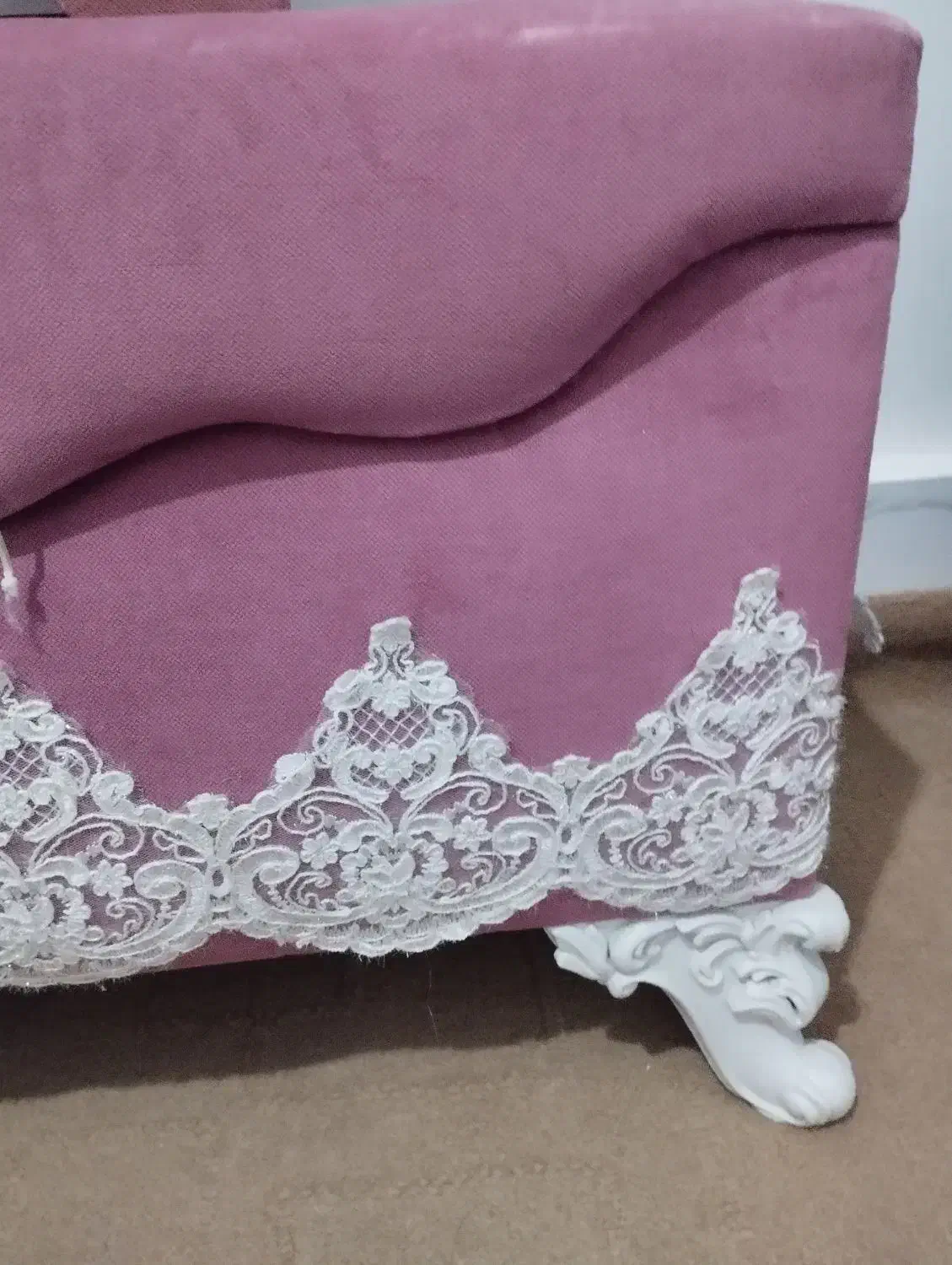 مخمل|صندلی و نیمکت|تربتحیدریه, آغوی|دیوار