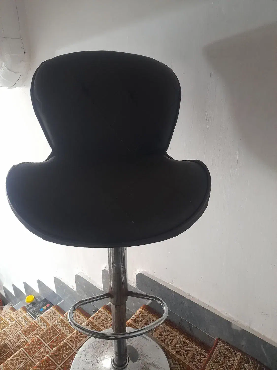 صندلیاوپنجکدارزیناسبی|صندلی و نیمکت|رشت, پل تالشان|دیوار