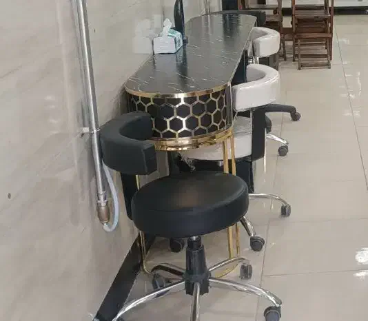 میز ناخن کاری دومتری|آرایشگاه و سالن‌های زیبایی|دورود, |دیوار