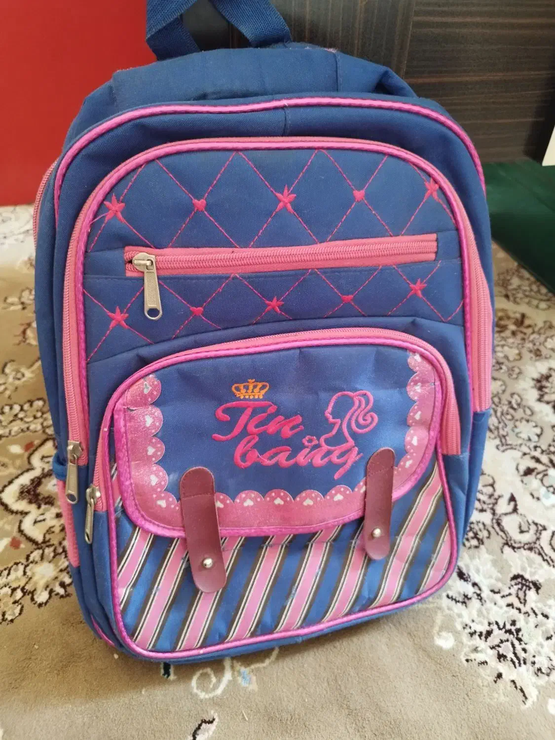 دو عدد کیف مدرسه و یک دست یونی فرم|کیف، کفش، کمربند|گلبهار, شهر جدید گلبهار|دیوار