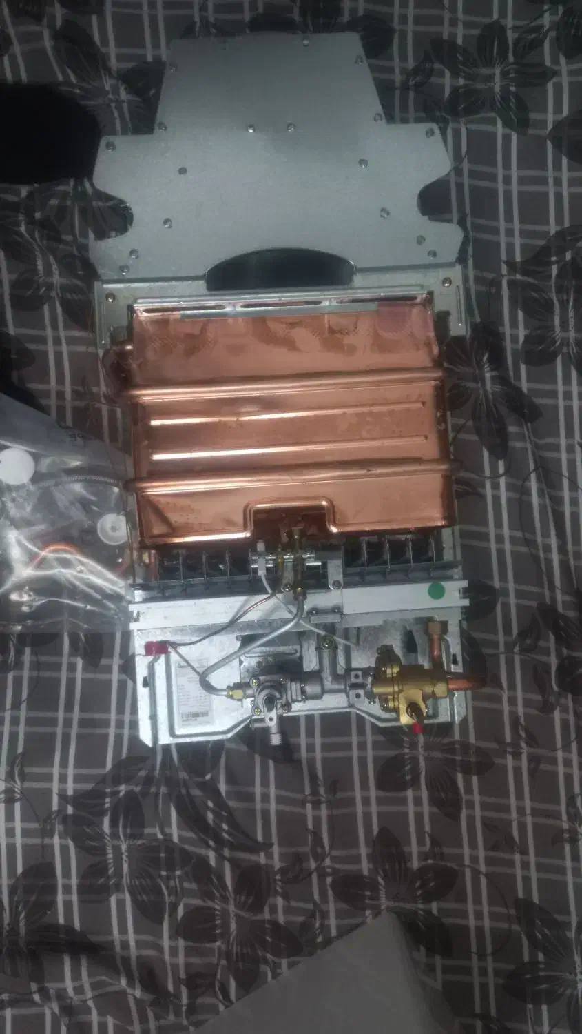 فروش آبگرمکن بوتان 3115 نو|آبگرمکن، پکیج، شوفاژ|بروجرد, |دیوار