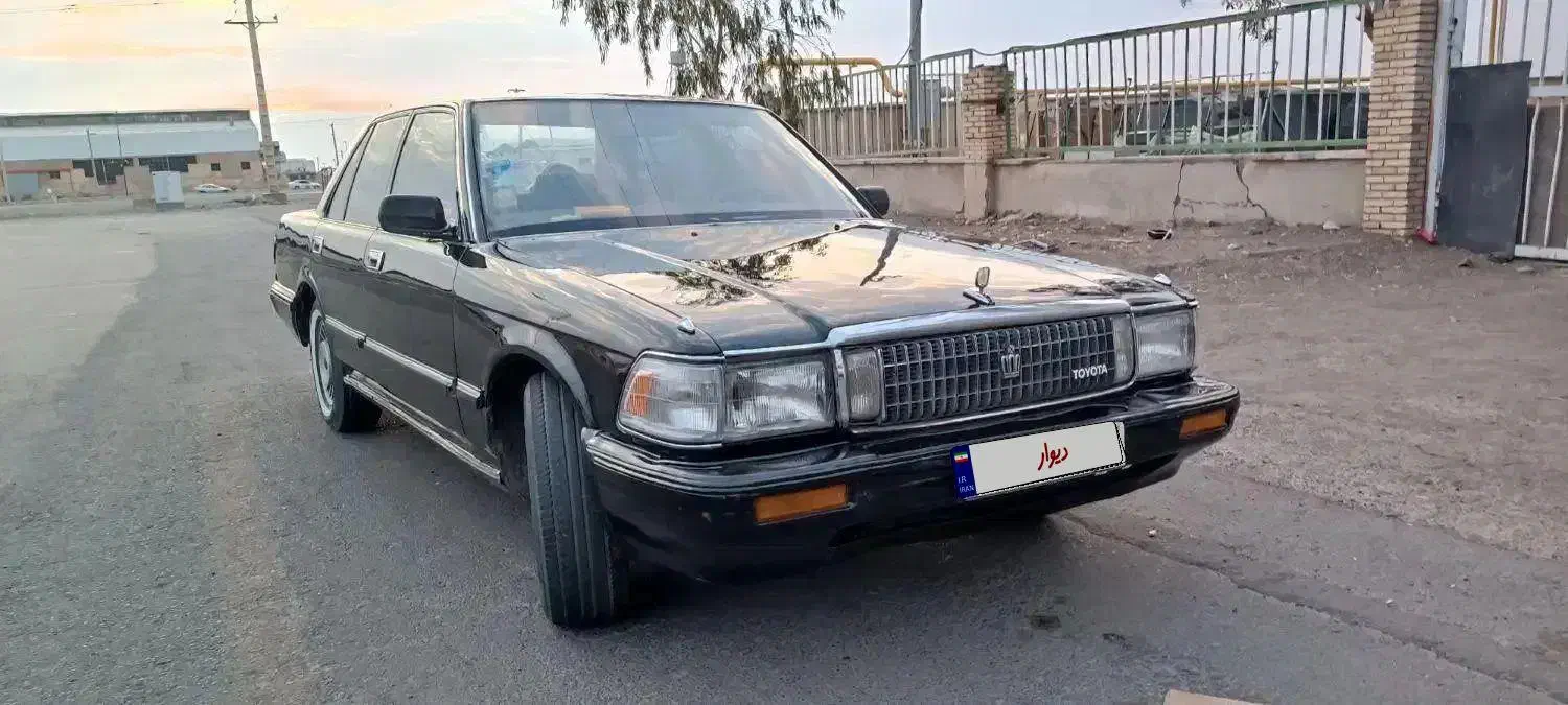 تویوتا کراون. سوپر سالن|خودرو کلاسیک|بم, |دیوار