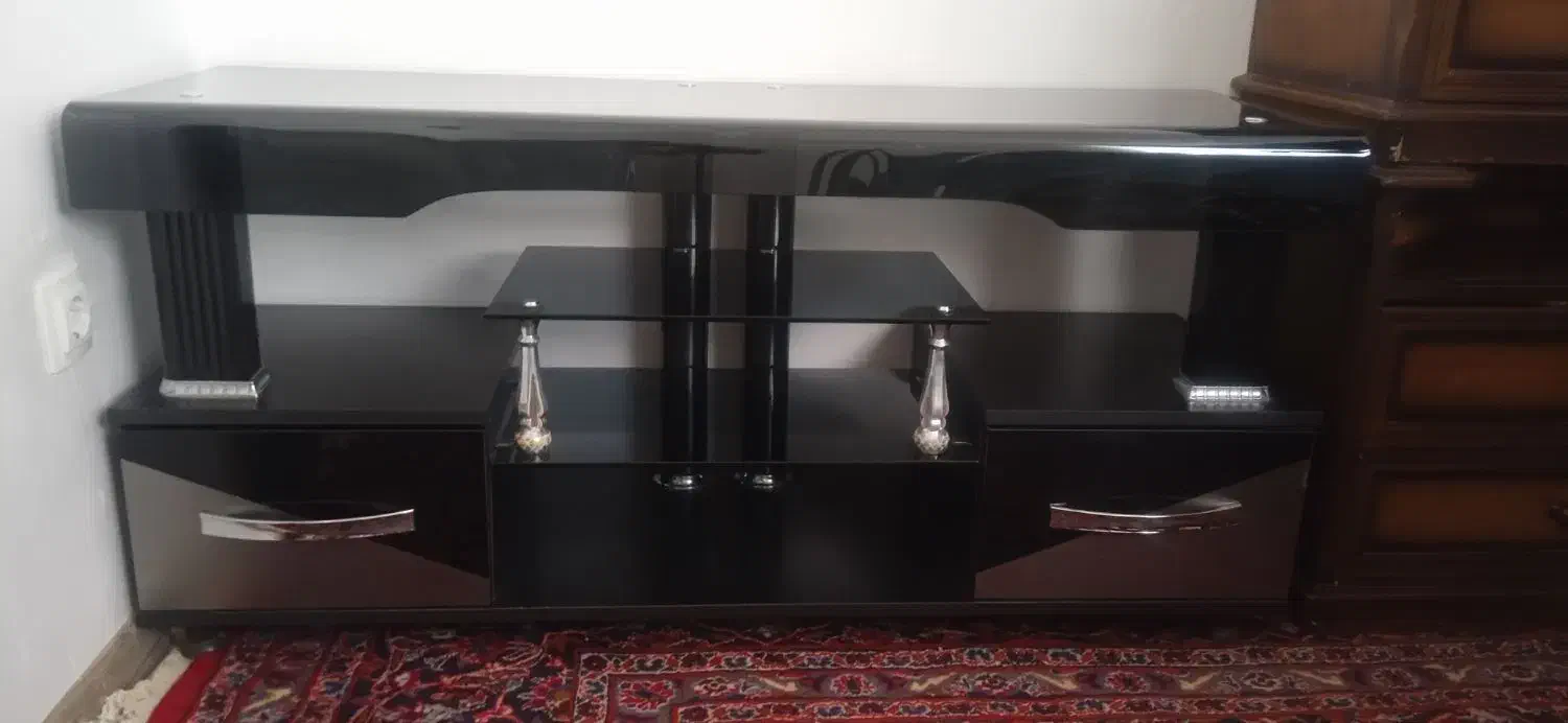 میز تلویزیون در حد نو|میز تلویزیون|عجب شیر, |دیوار