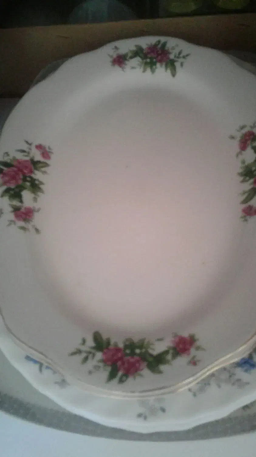 چندقلم ظروف گل سرخ|کلکسیون اشیاء عتیقه|میاندوآب, |دیوار