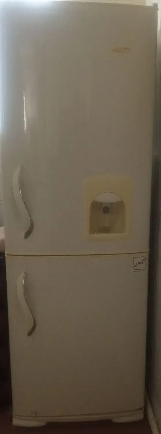 یخچال نیم فریزر اب سرد کن دار|یخچال و فریزر|ساوه, |دیوار