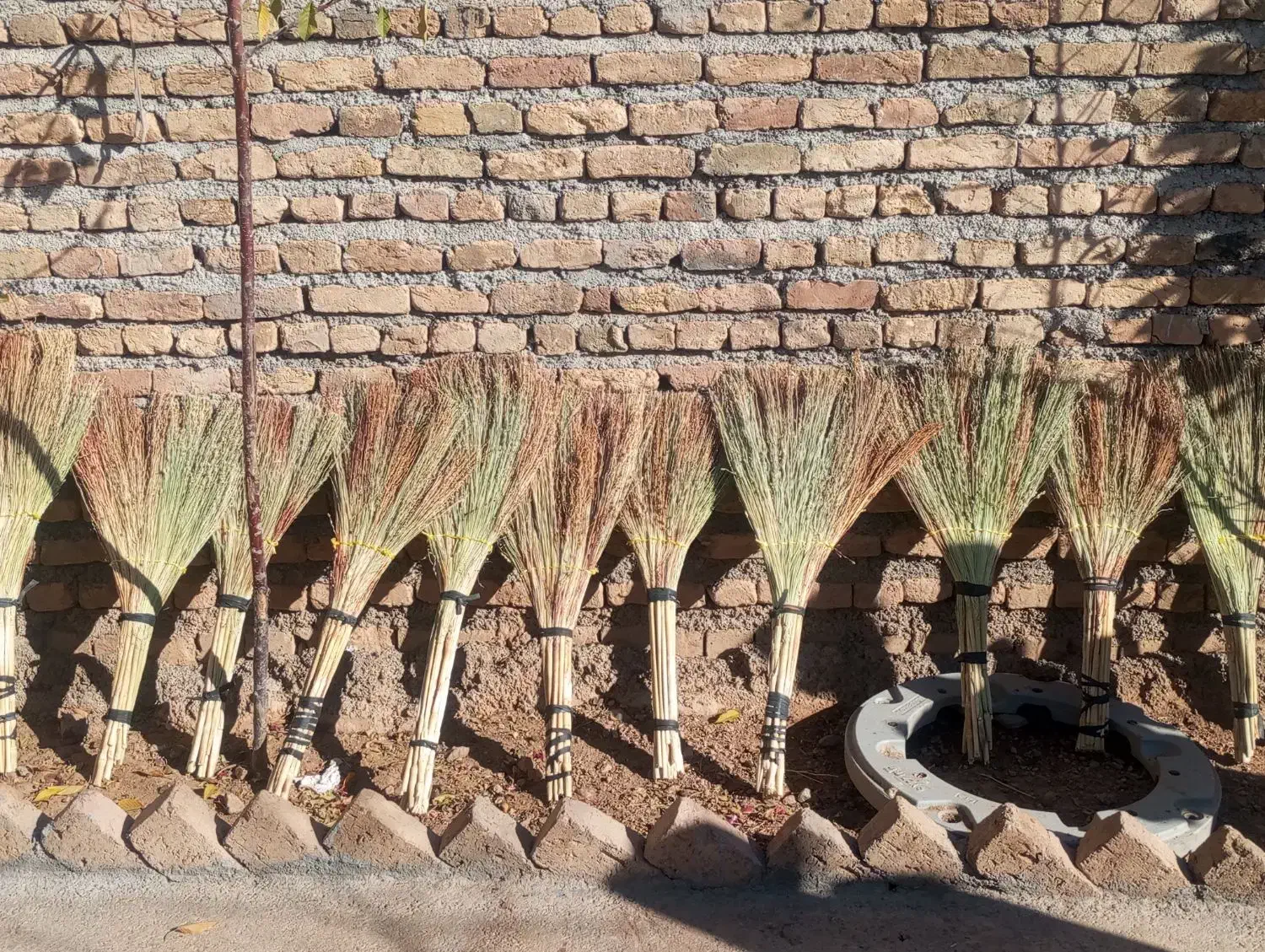 جارو|لوازم نظافت|الشتر, |دیوار