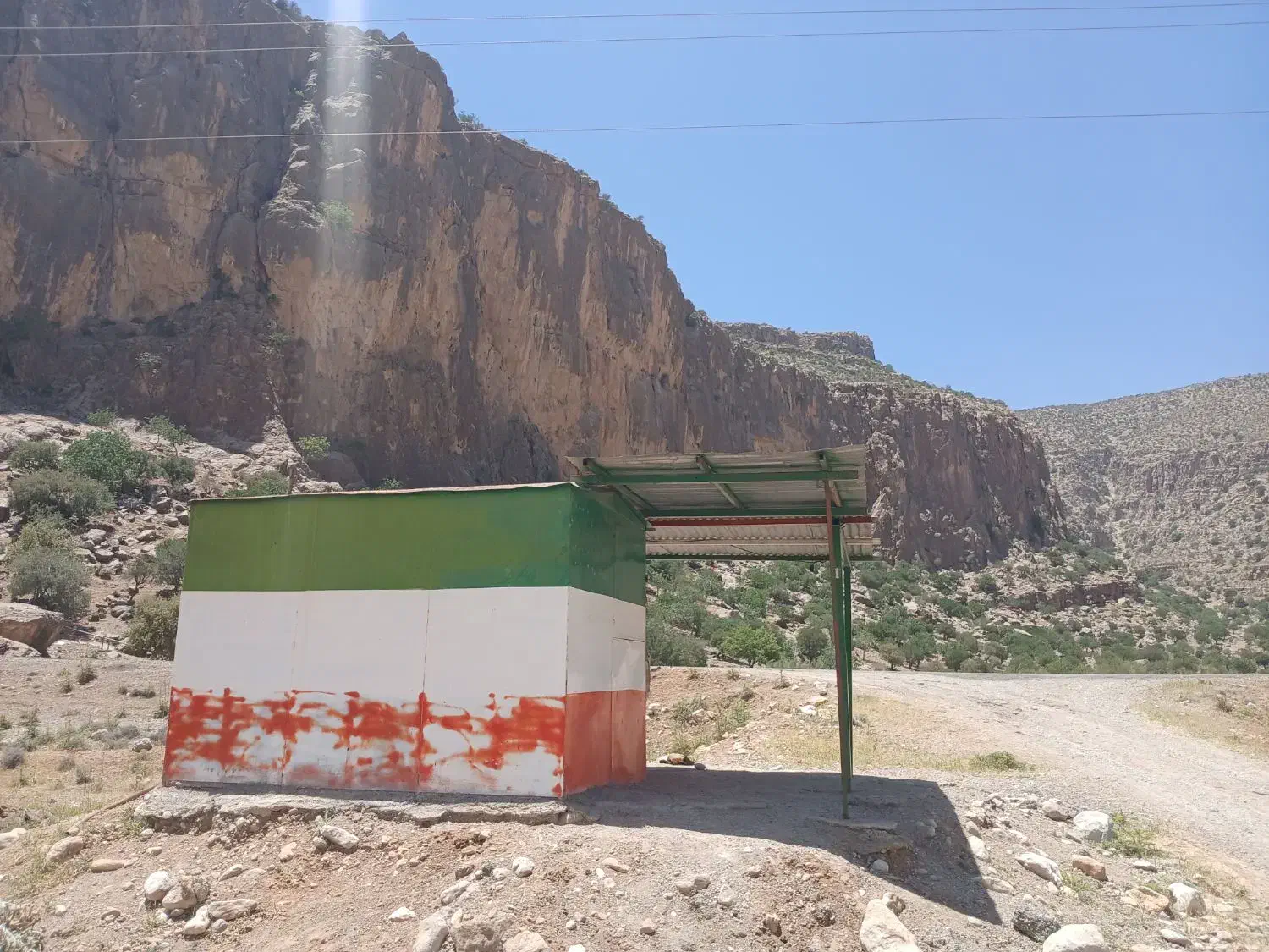 دکه .|فروشگاه و مغازه|مرودشت, رامجرد یک|دیوار