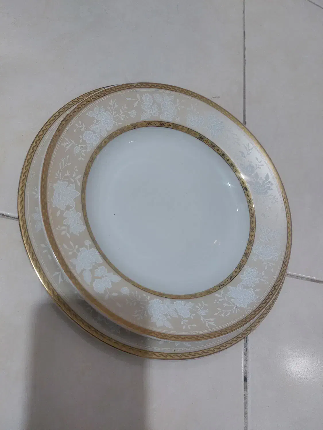 بشقاب طوس چینی|ظروف سرو و پذیرایی|گلبهار, شهر جدید گلبهار|دیوار